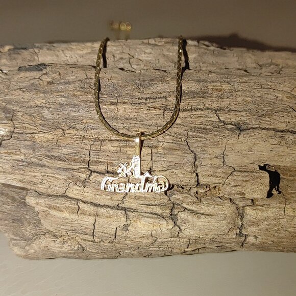 14K Yellow Gold Charm Pendant Number One Grandma 0.36g - Picture 6 of 11